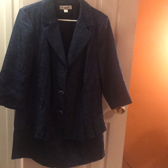 Danilo Woman Navy Blue 2 Piece Suit - Picture 1 of 2